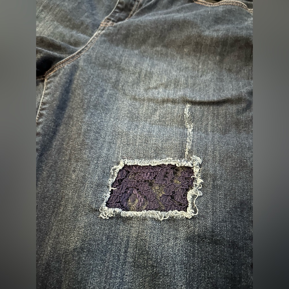 LANE BRYANT Mid Rise Super stretch Skinny Ripped Lace patch Jeans Womens Plus 16 - Picture 3 of 9